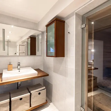 2ndhomes Gorgeous 2br With Sauna In 2 Floors